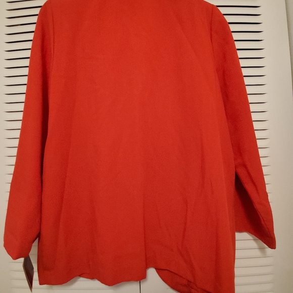 Red V-Neck Over Sized Thigh Length Blazer - Picture 6 of 6